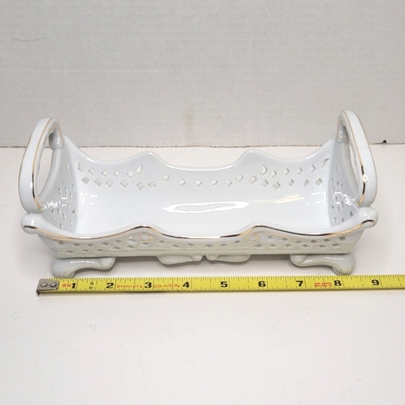 Cracker Serving Boat Vintage Porcelain Treasures Dish with 24kt Gold Trim - Picture 7 of 10